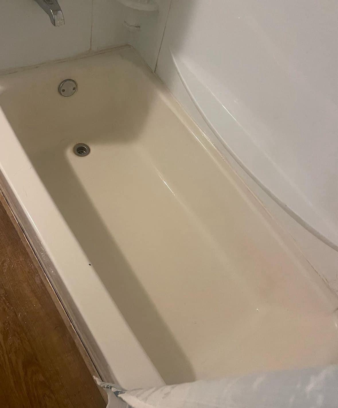 Bathtub after cleaning